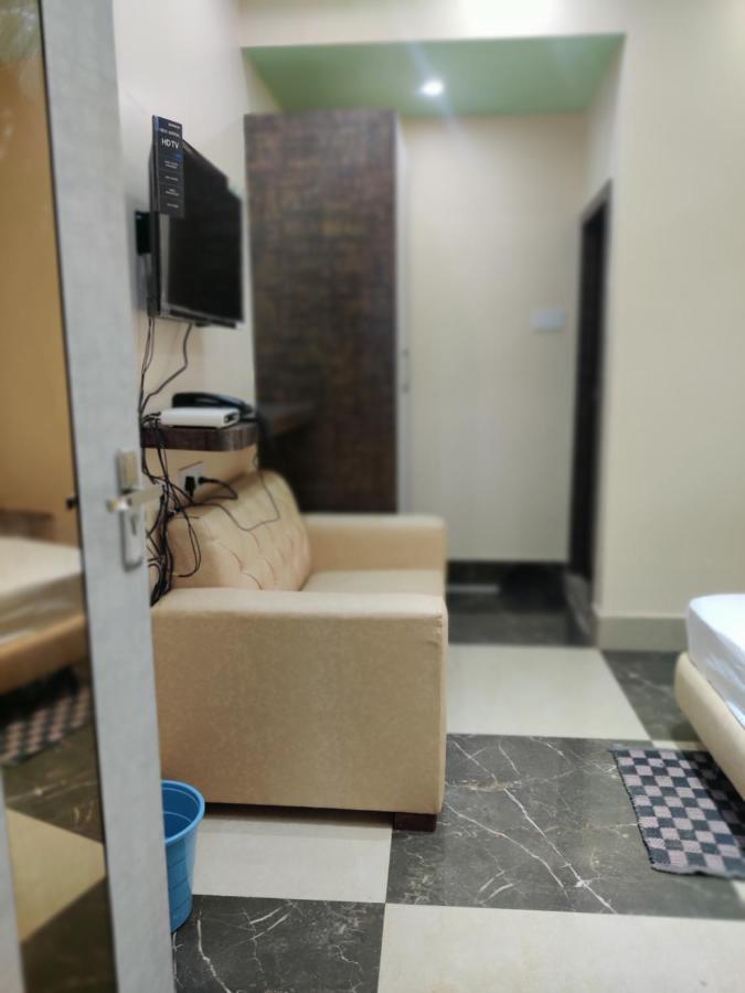 Hotel Staymaker Addyama - Only Indian Citizens Allowed Kolkata