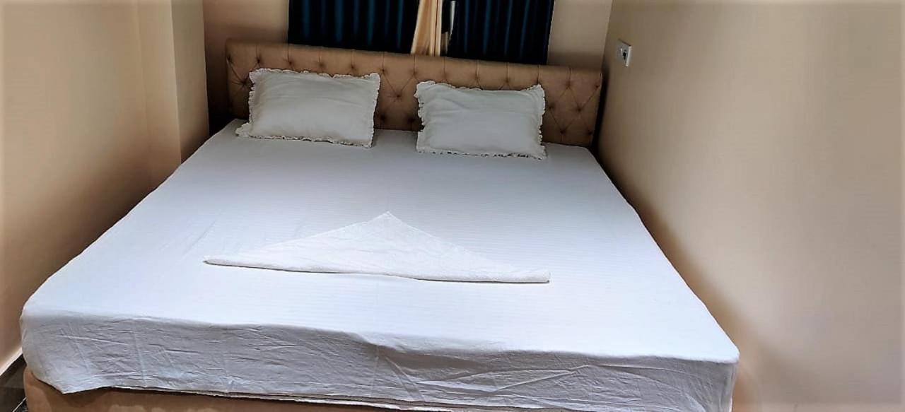 Hotel Staymaker Addyama - Only Indian Citizens Allowed Kolkata